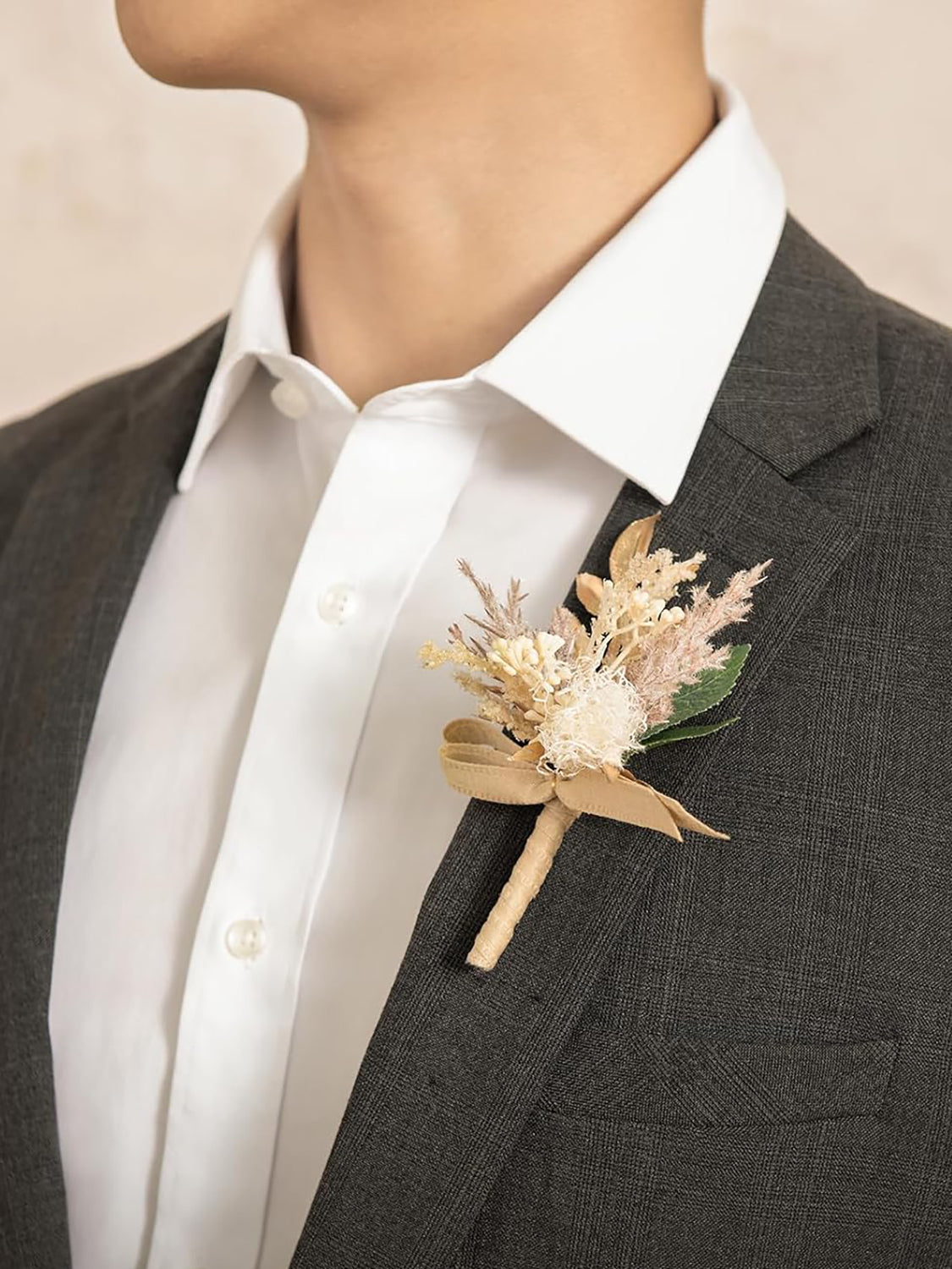 Beige 10pcs Groomsmen Guest Boutonniere